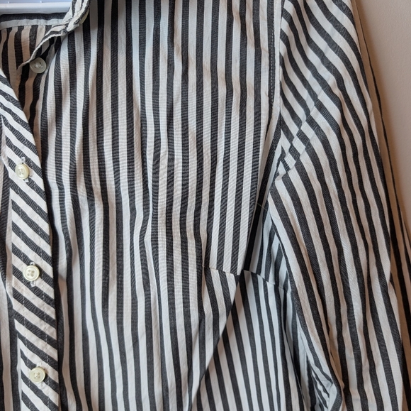 Banana Republic Black & White Striped Button Down Tailored Fit Flare Wrist Sz 6 - Picture 5 of 8